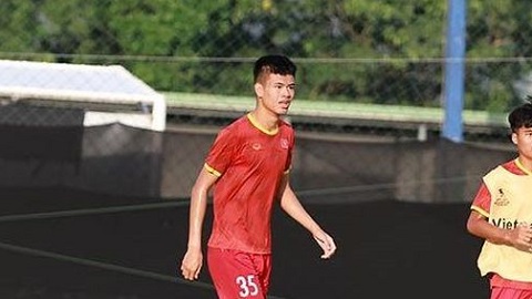  HLV Kim Sang Sik mạnh tay gạch tên 8 cầu thủ, có trung vệ cao kều của HAGL